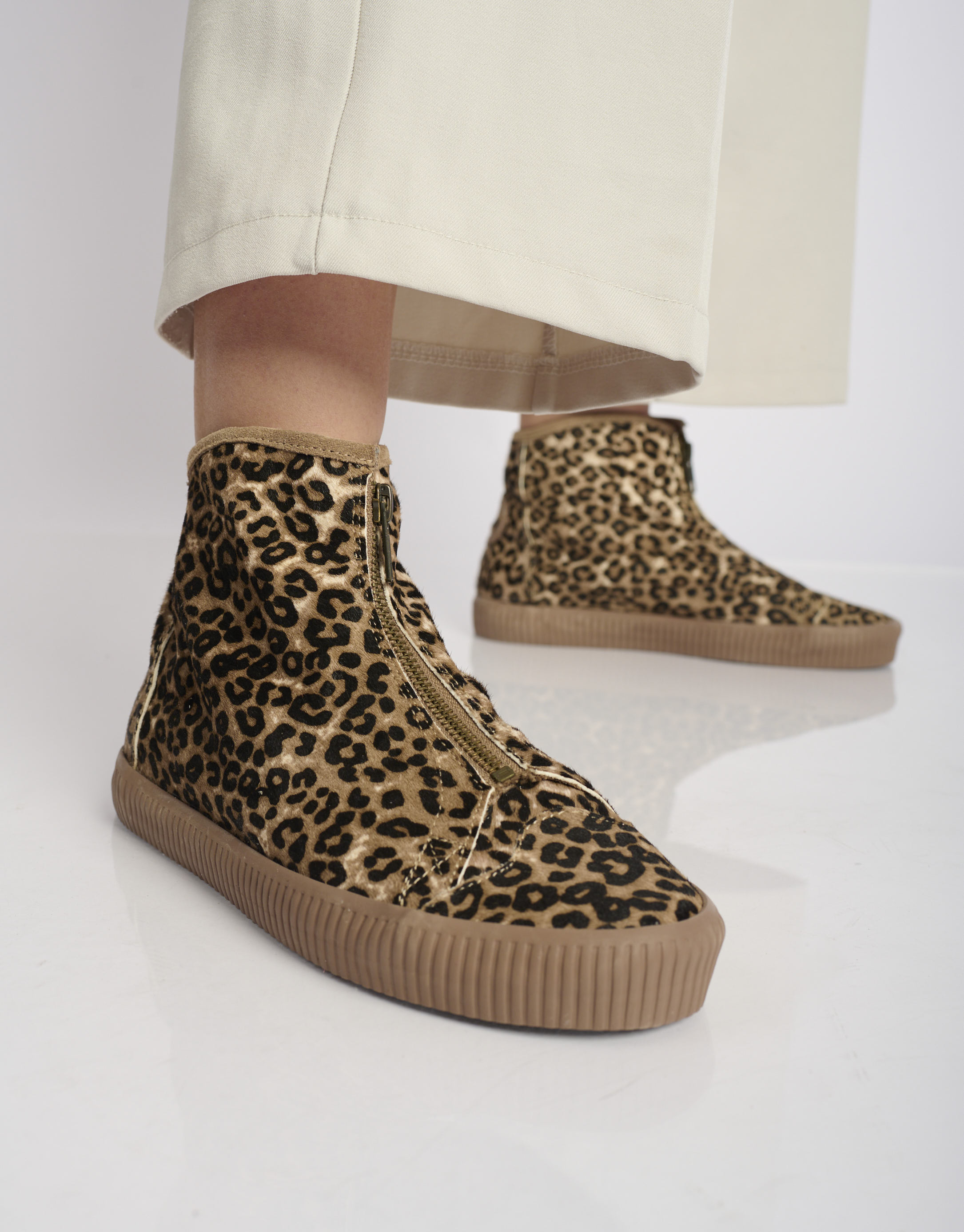 נעלי נשים - Aro - מגפונים עם והדפס  NOELLE - נמר2