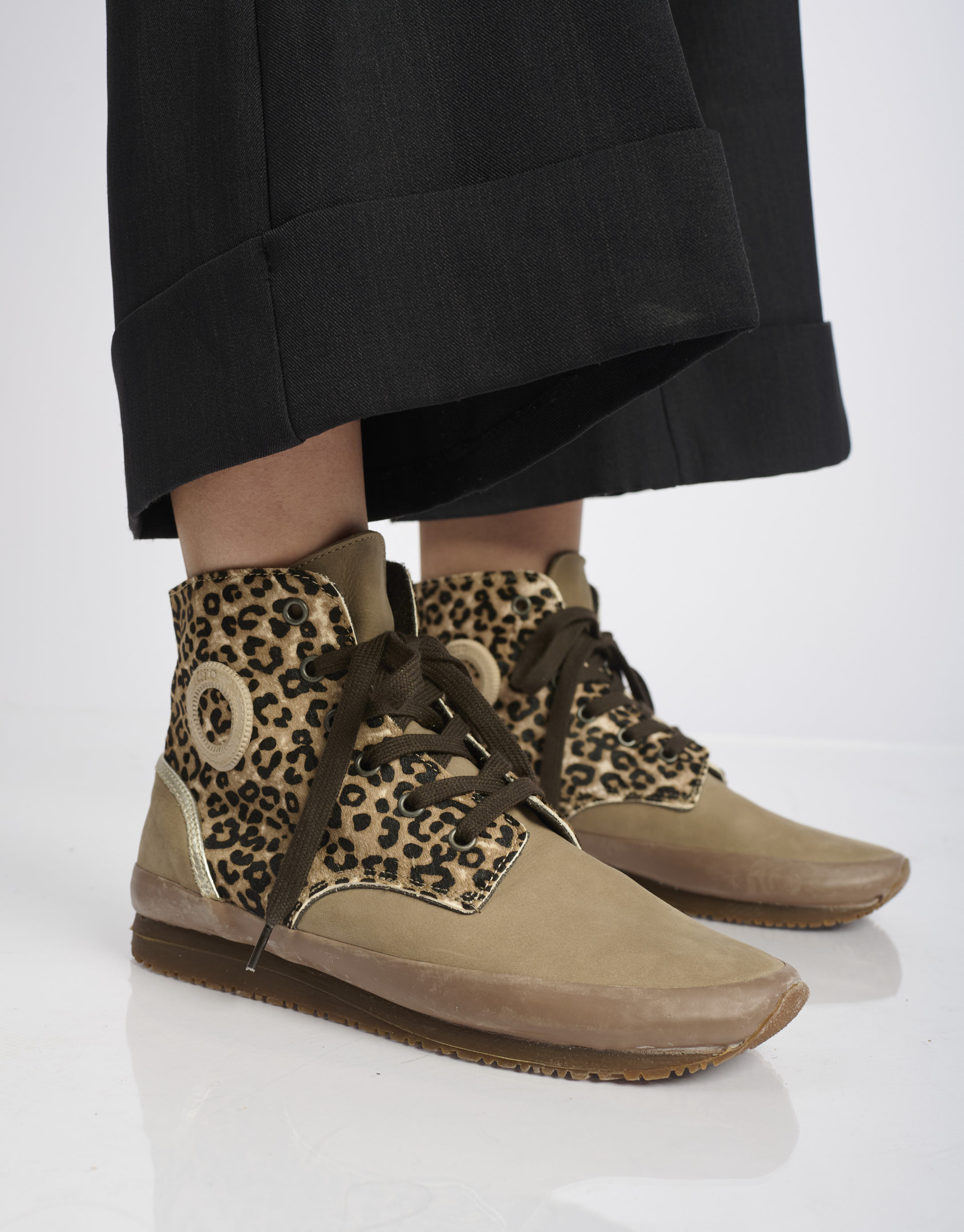 נעלי נשים - Aro - סניקרס גבוהות עם הדפס JAQ - נמר2