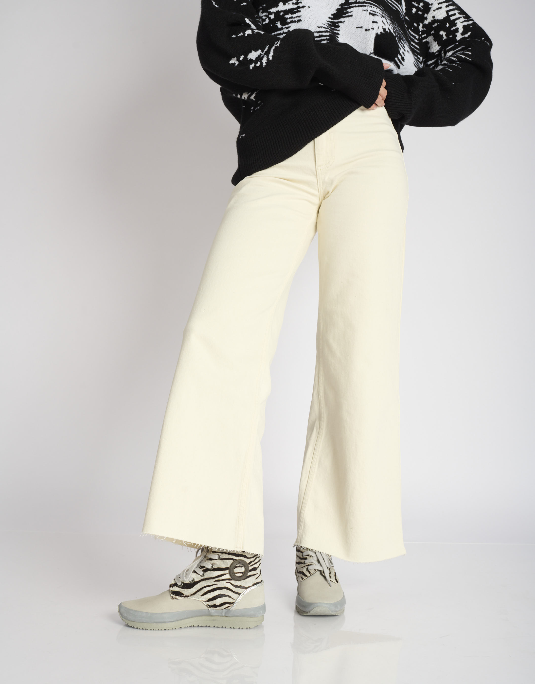 נעלי נשים - Aro - סניקרס גבוהות עם הדפס JAQ - זברה2