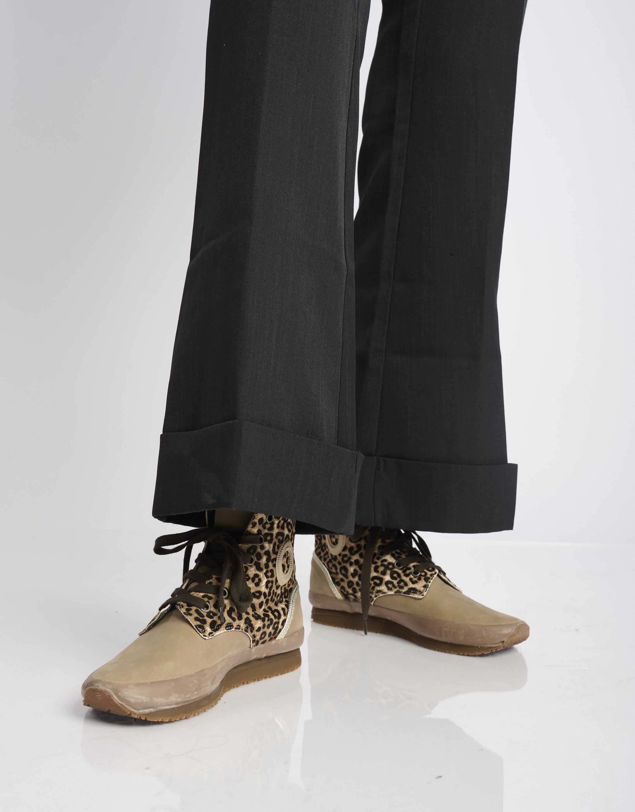 נעלי נשים - Aro - סניקרס גבוהות עם הדפס JAQ - נמר4