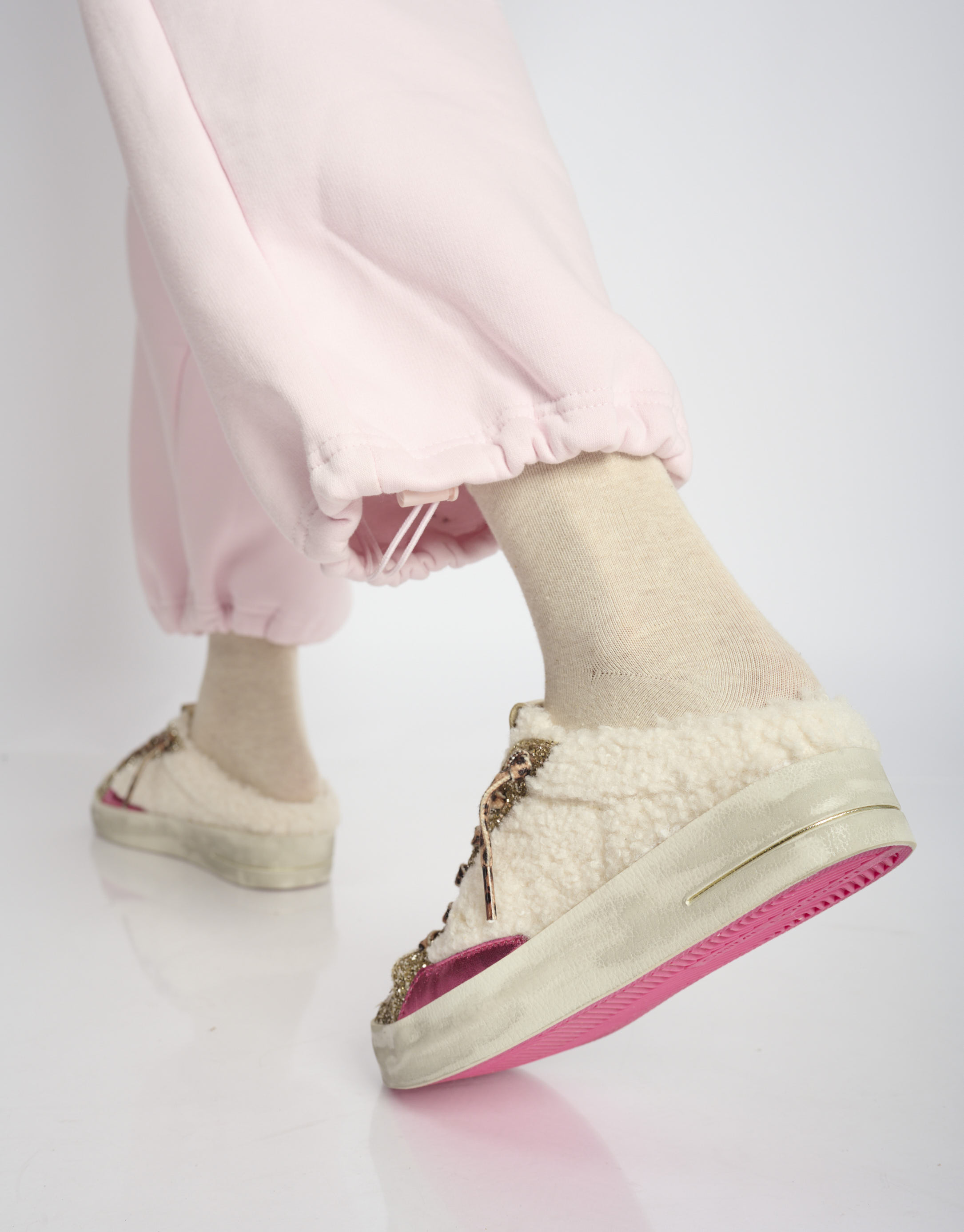 נעלי נשים - Crime London - כפכפים עם פרווה ALANIS - לבן4