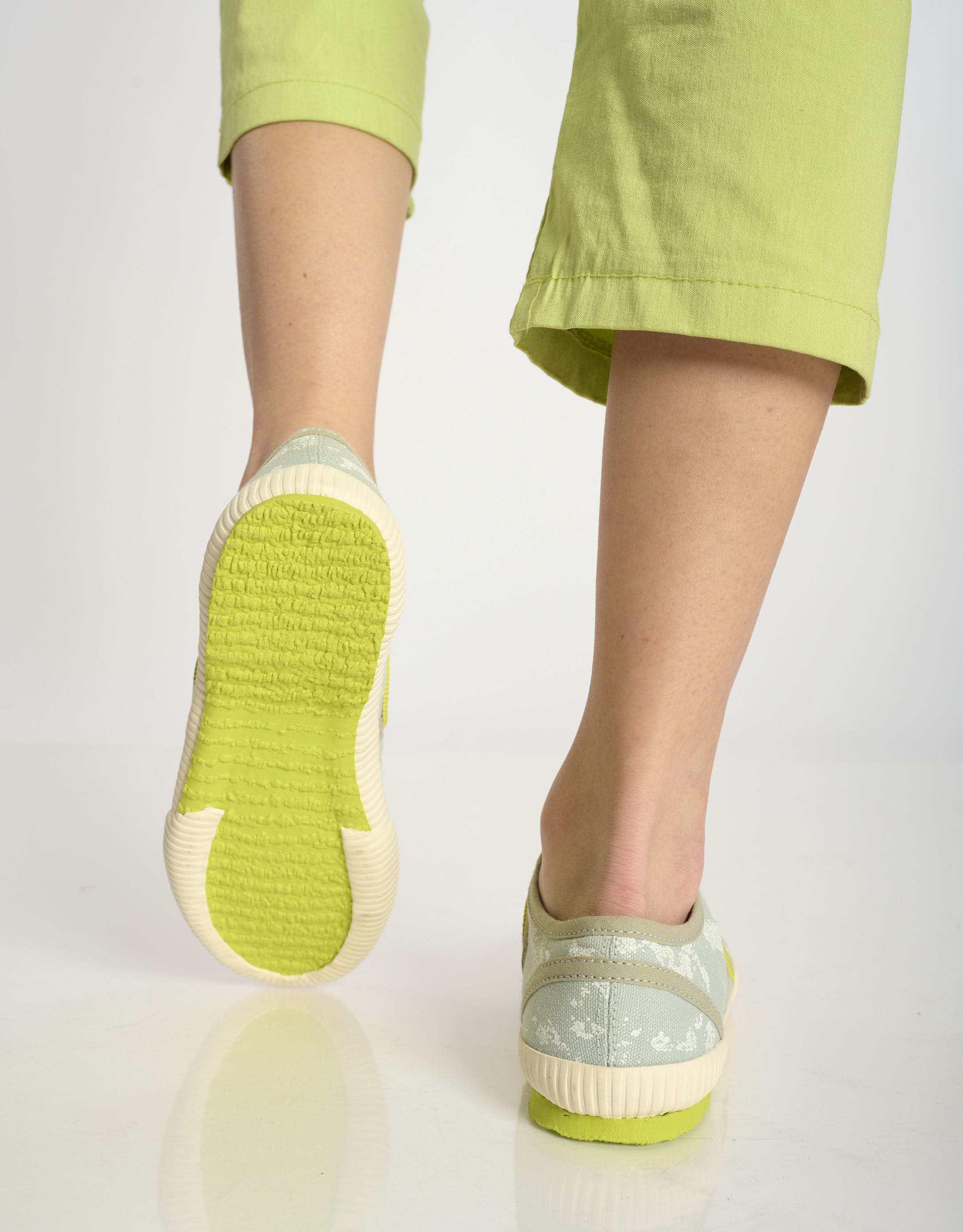 נעלי נשים - Aro - סניקרס בד CHARLIE C - אפור בהיר4