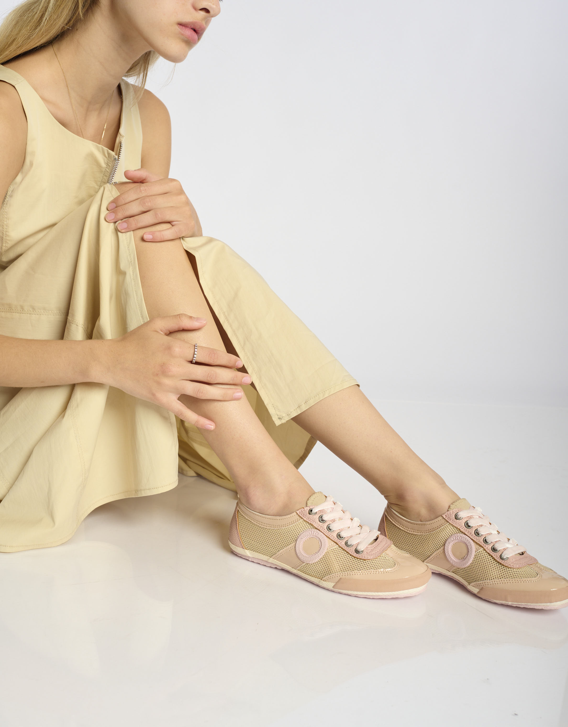 נעלי נשים - Aro - סניקרס לק  JOANETA - ורוד בהיר3